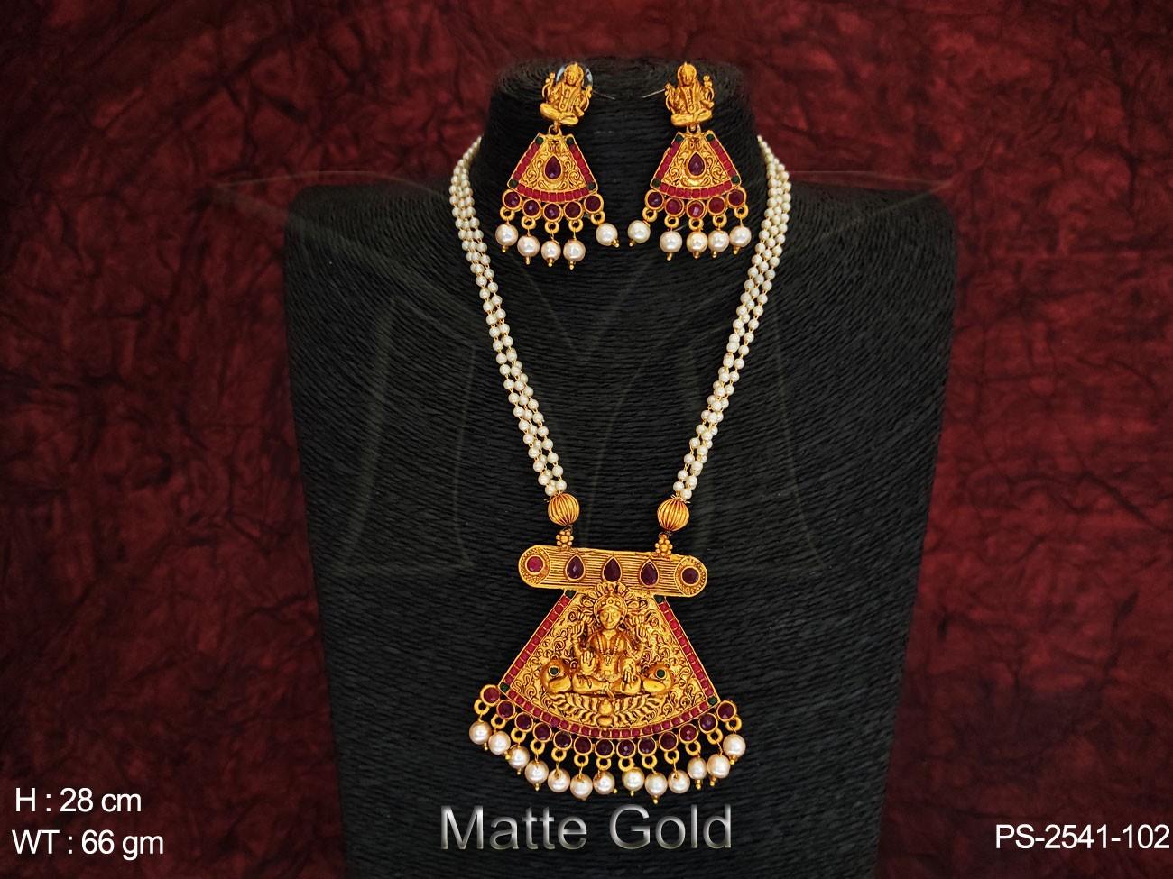 Laxmi figure Heavy Style Temple Pendant Set