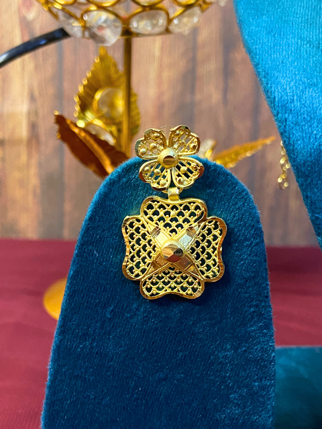 Antique Arab Gold Choker Set | Flower-Shaped Design | Elegant Dubai Style Jewellery