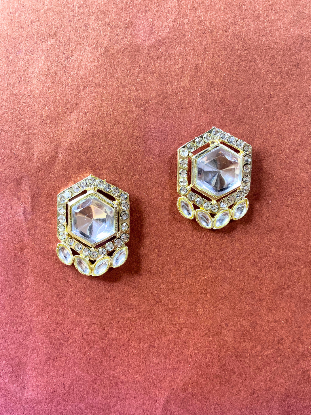 Minimalist Kundan Square Choker with White Beads Chains