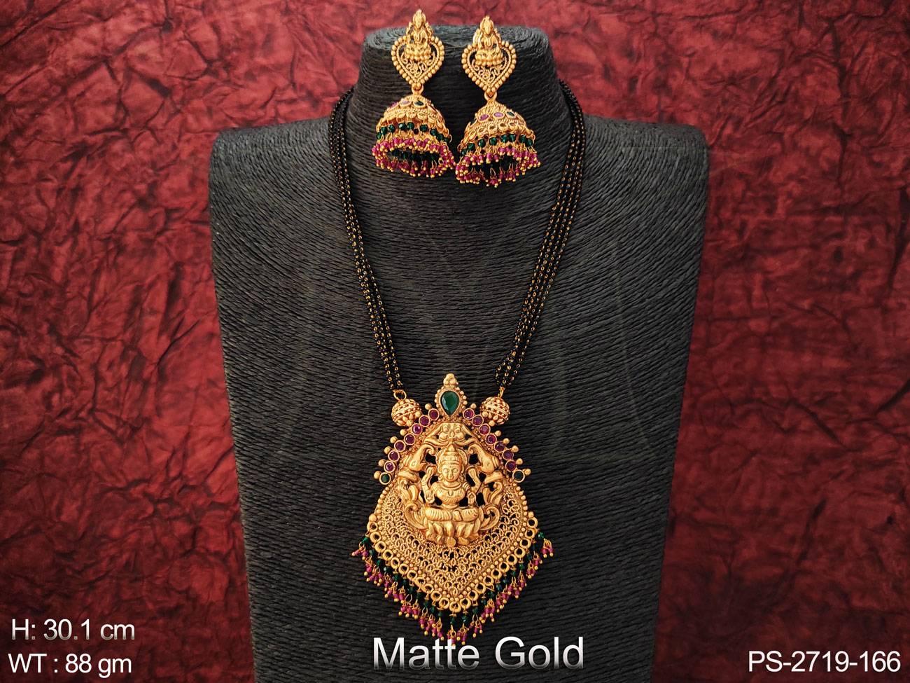 Beautiful Design Pendant Matte Gold Polish Party wer Long Temple Pendant Set