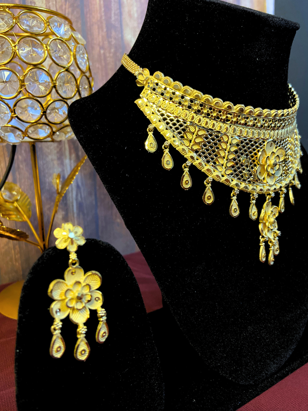 Arab Gold Choker Set with Flower-Shaped Earrings | Dubai Style Jewellery | Affordable Luxury