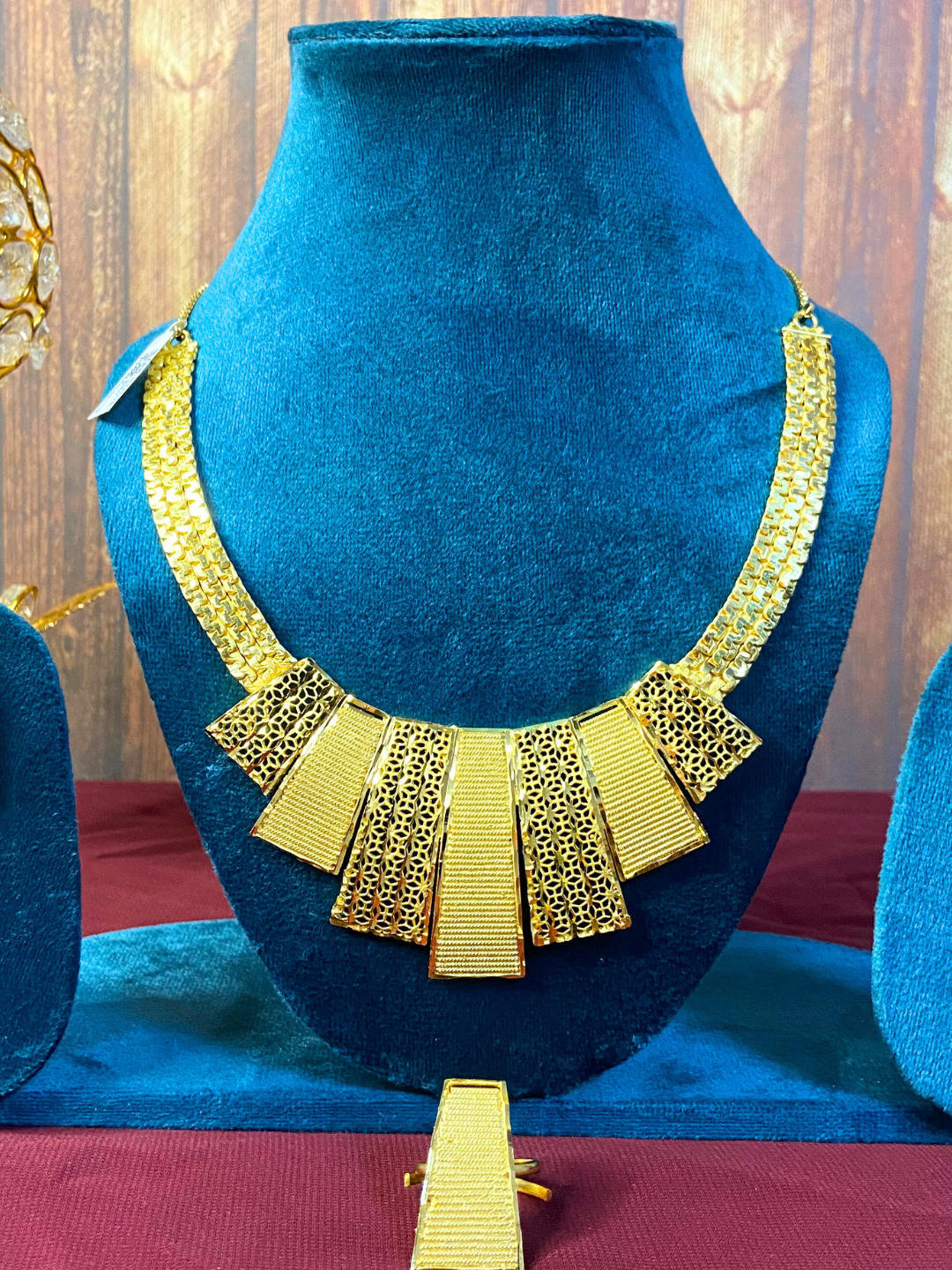 Antique Arab Gold Choker Set | Lightweight Aran Style Design | Elegant & Stylish Dubai Jewellery