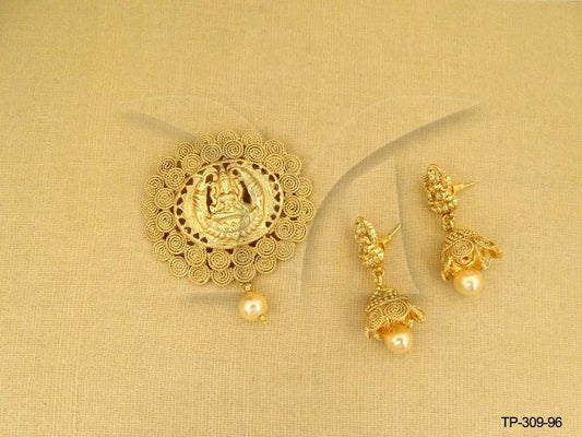 laxmi ji chakri bordered pendant set