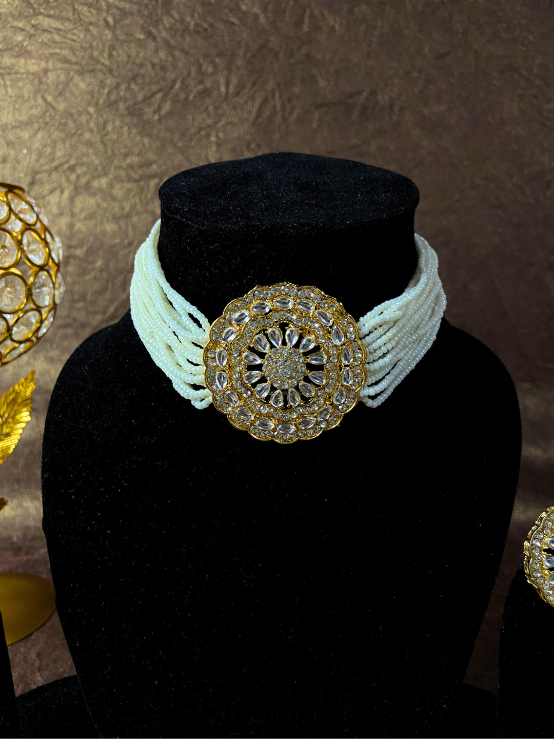 Minimalist Kundan Round Flower Choker with White Beads Chains